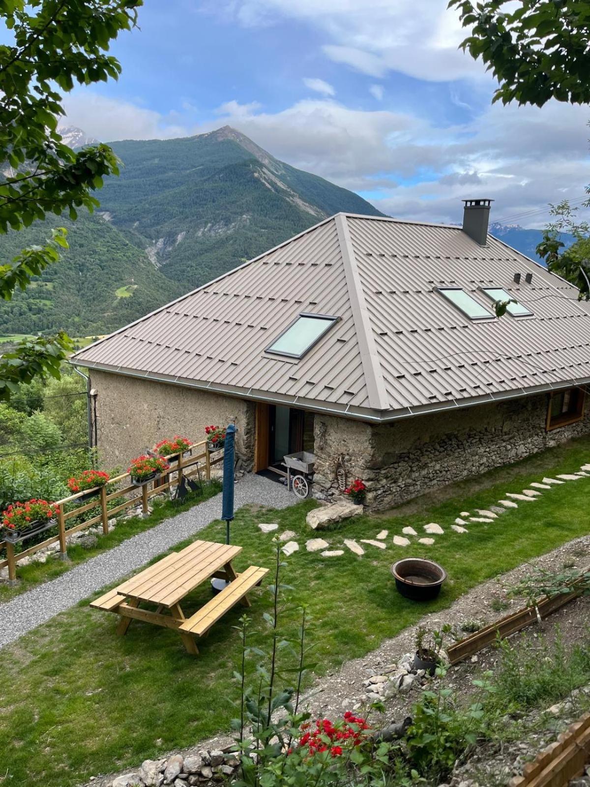 Le Couleau Bed and Breakfast Chateauroux-les-Alpes Εξωτερικό φωτογραφία